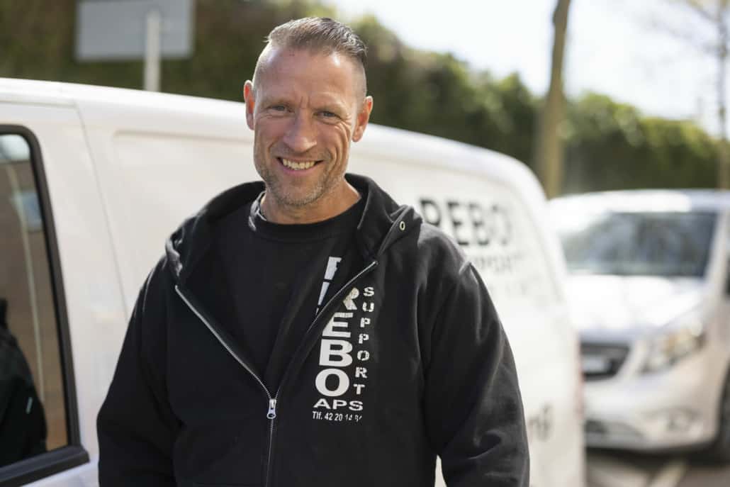 Glad og venlig elektriker fra Rebo Support