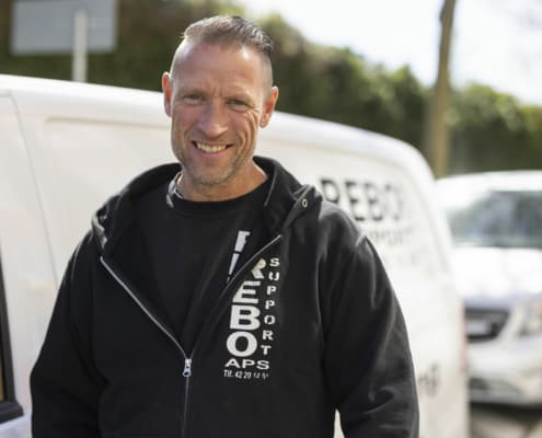 Glad og venlig elektriker fra Rebo Support