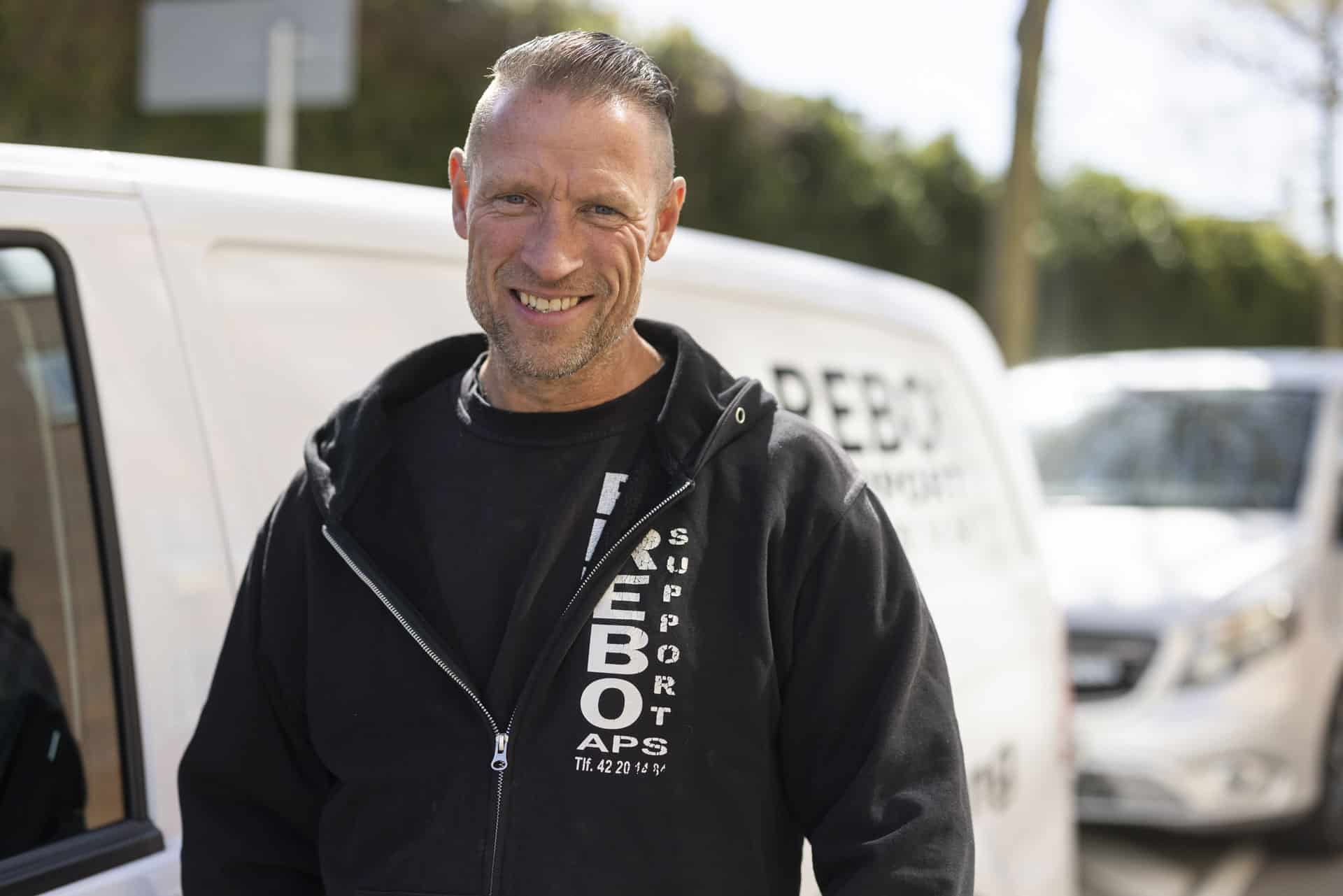 Glad og venlig elektriker fra Rebo Support